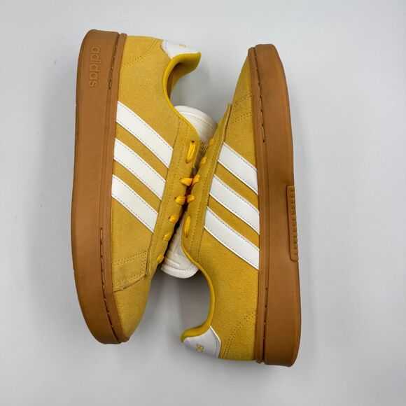 Adidas Grand Court Base Mens 9 Utility Yellow White Suede Gum Sole PRISTINE